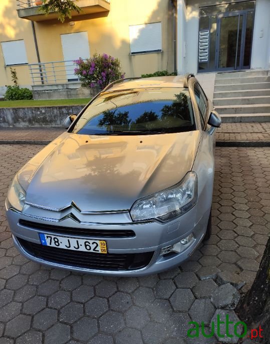 2010' Citroen C5 Tourer photo #1