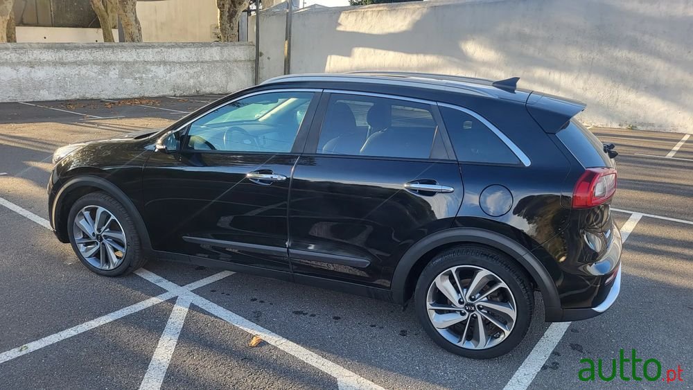 2018' Kia Niro photo #5