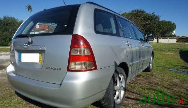 2002' Toyota Corolla Touring Sports photo #2