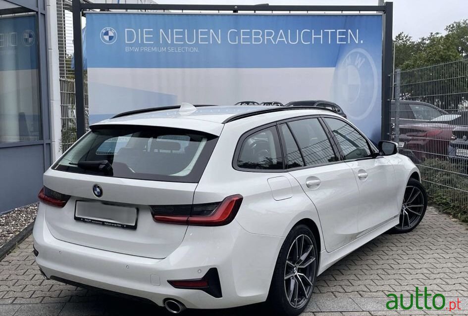 2019' BMW 320 Sport photo #2