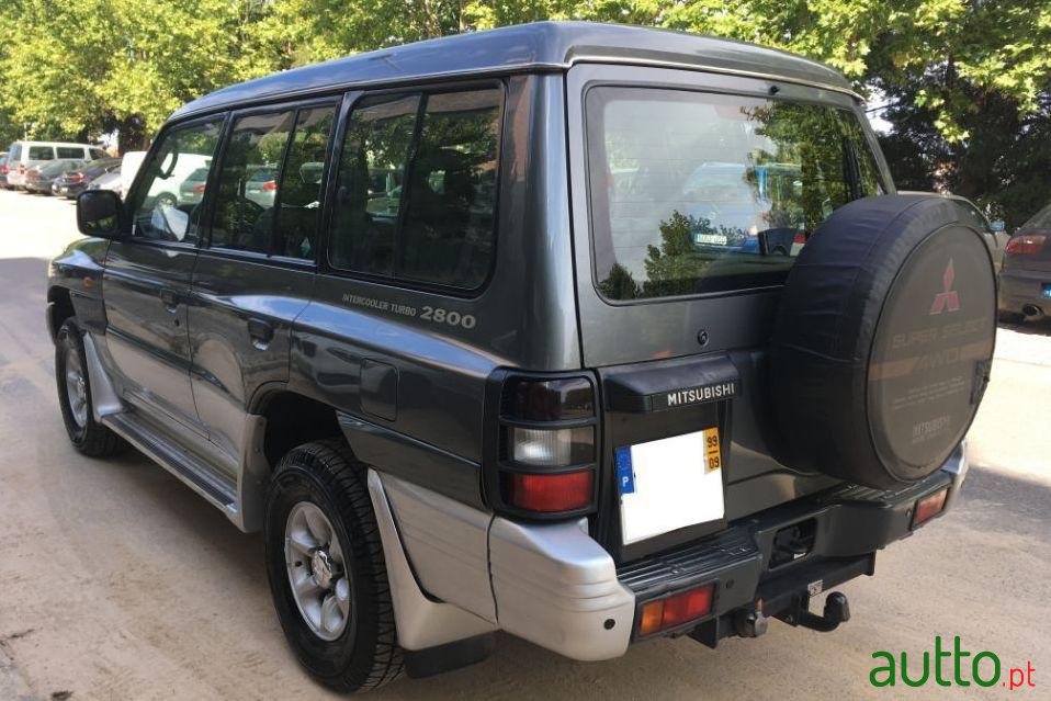 1999' Mitsubishi Pajero photo #3