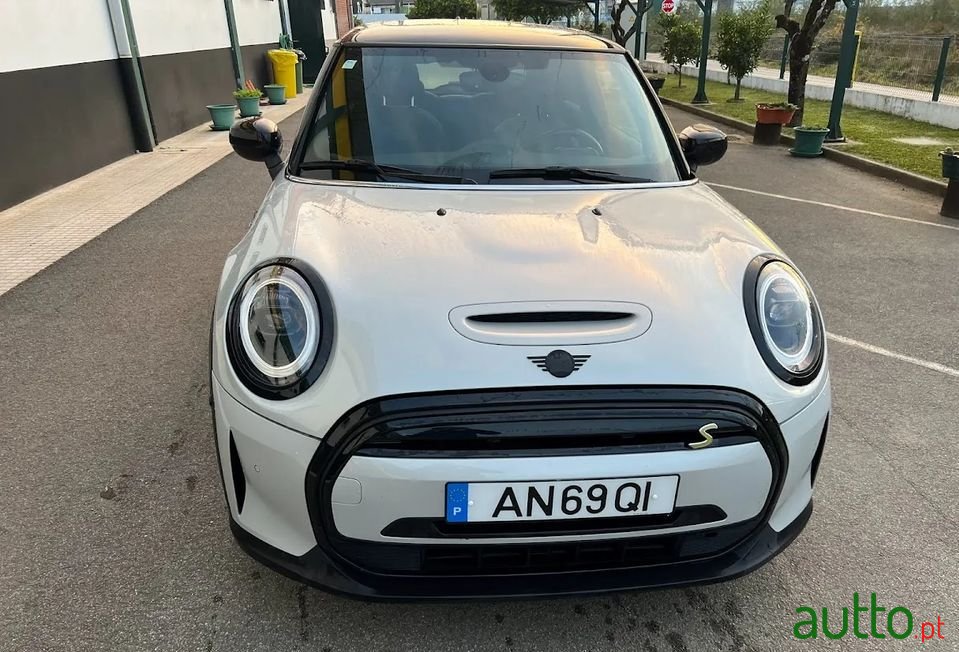 2022' MINI Mini Electric photo #1