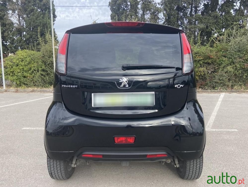 2019' Peugeot iOn Standard photo #6