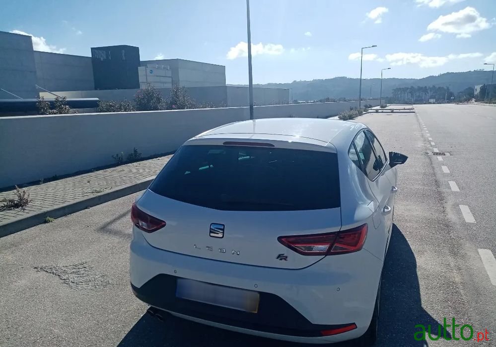 2013' SEAT Leon photo #4