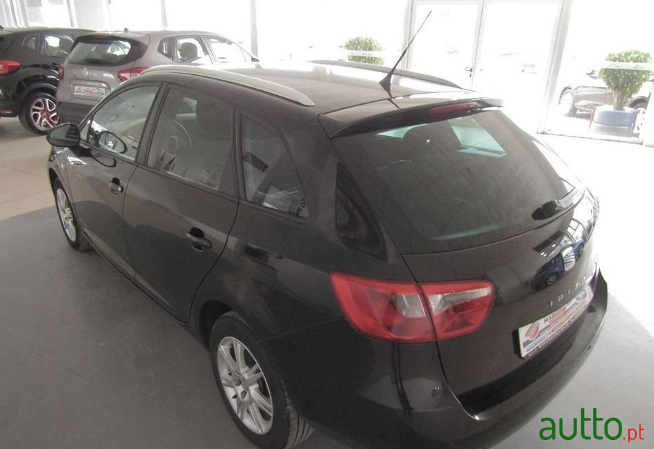 2011' SEAT Ibiza photo #3