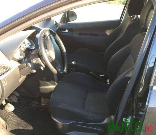 2007' Peugeot 207 Sw photo #2