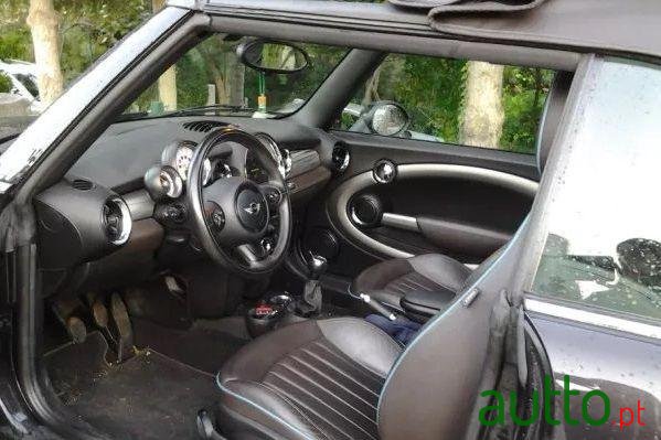 2013' MINI Cabrio Ver-Cooper photo #4