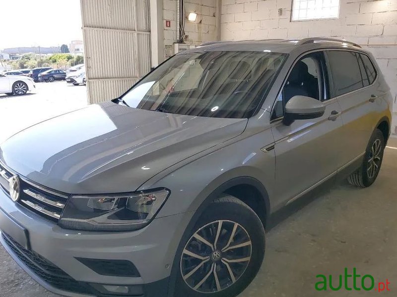 2021' Volkswagen Tiguan Allspace photo #1