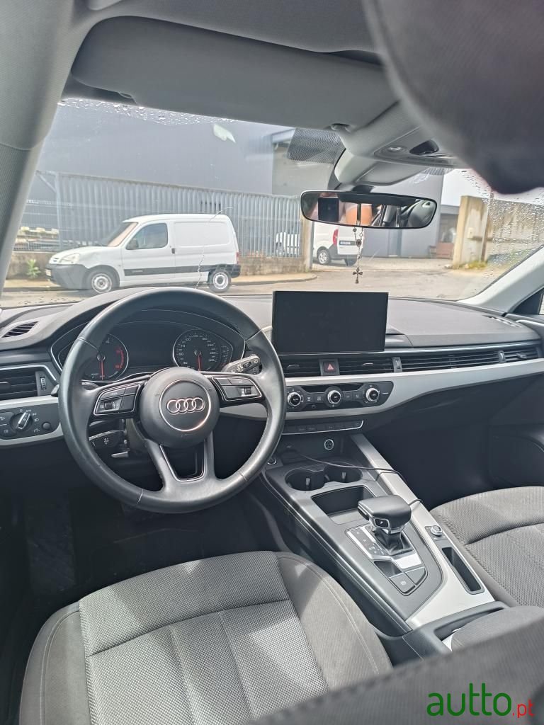 2022' Audi A4 Avant photo #1