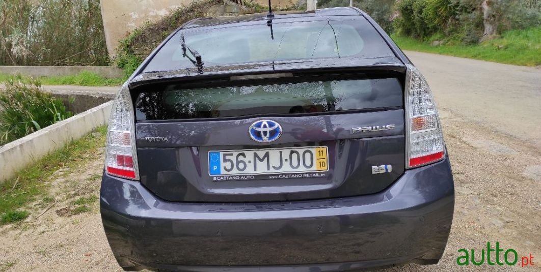 2011' Toyota Prius photo #4