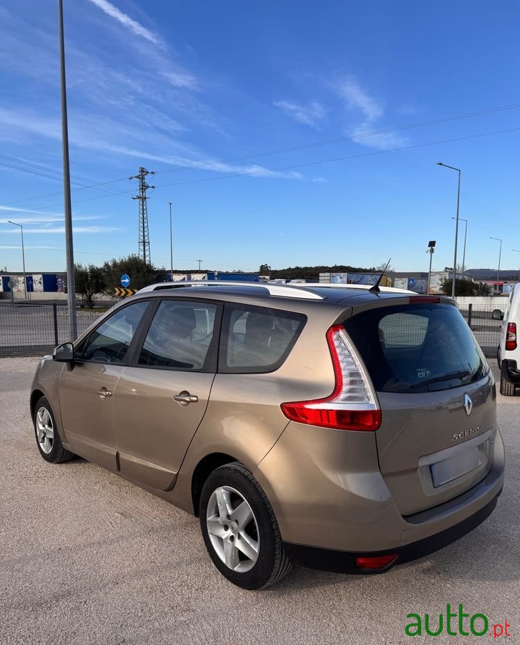 2015' Renault Grand Scenic 1.5 Dci Luxe 7L photo #4