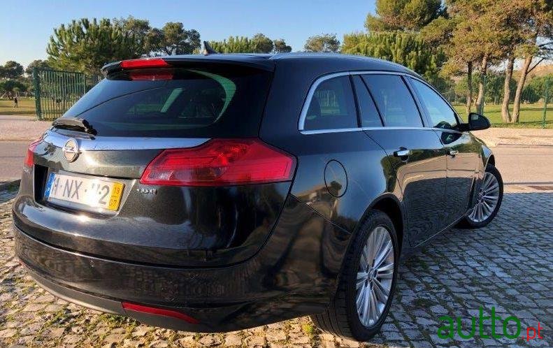 2013' Opel Insignia Sports Tourer photo #3