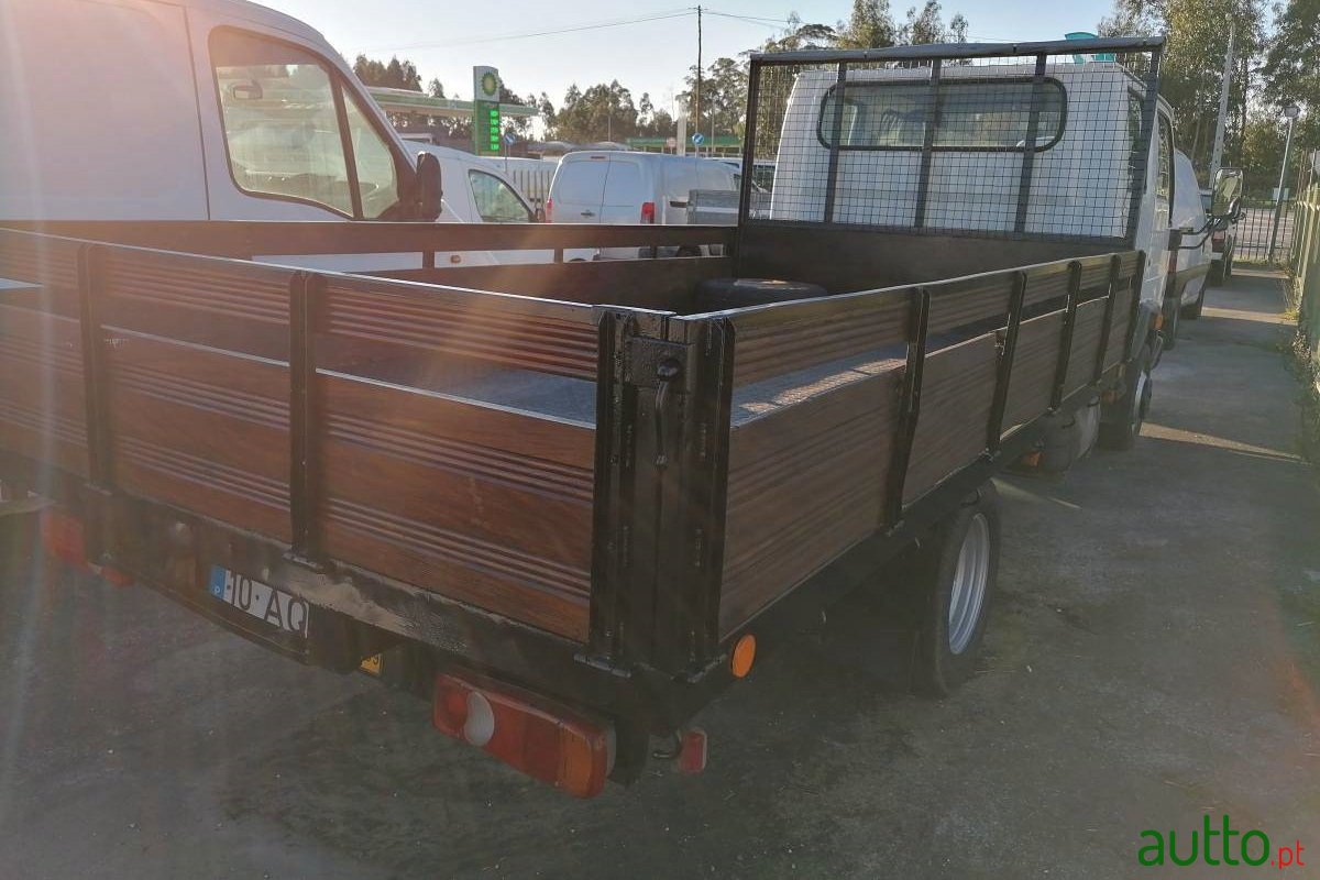 2005' Nissan photo #1