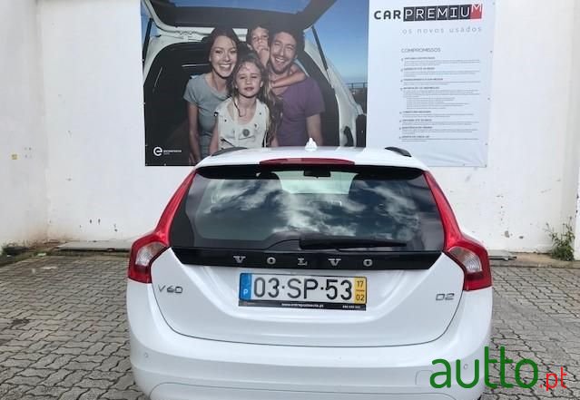 2017' Volvo V60 photo #4