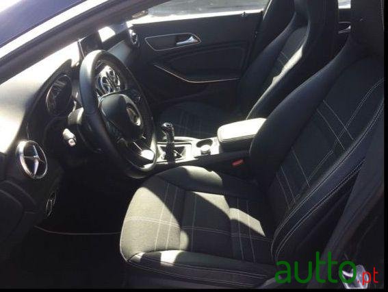 2015' Mercedes-Benz Cla-180 photo #4