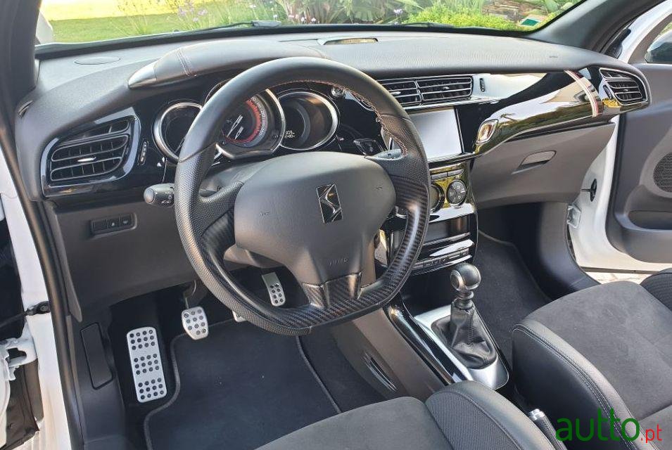 2018' DS Automobiles Ds3 photo #1