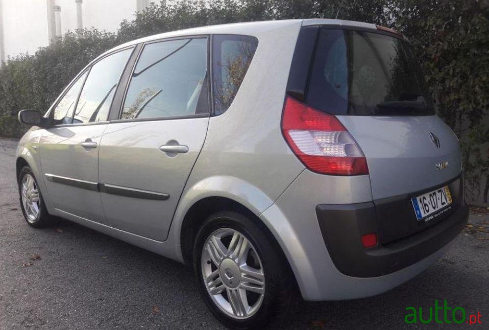 2005' Renault Scenic photo #2