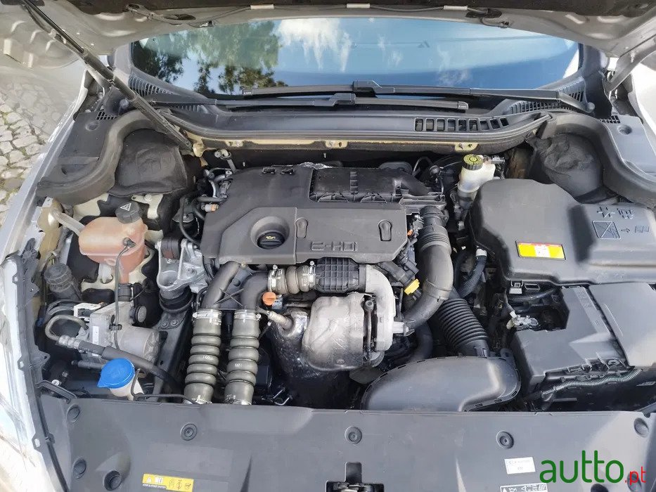 2012' Peugeot 508 photo #6