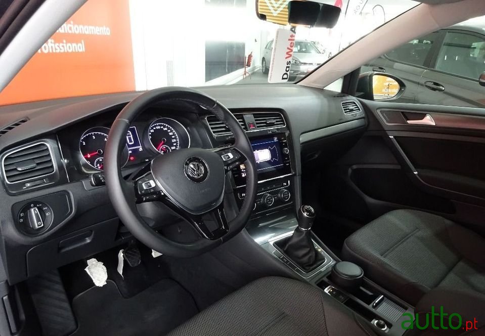 2019' Volkswagen Golf Variant photo #3