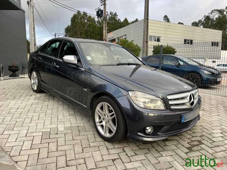 2008' Mercedes-Benz Classe C photo #4