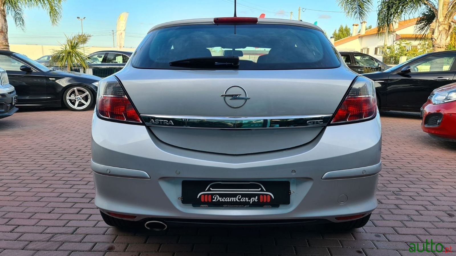 2008' Opel Astra-Gtc photo #5