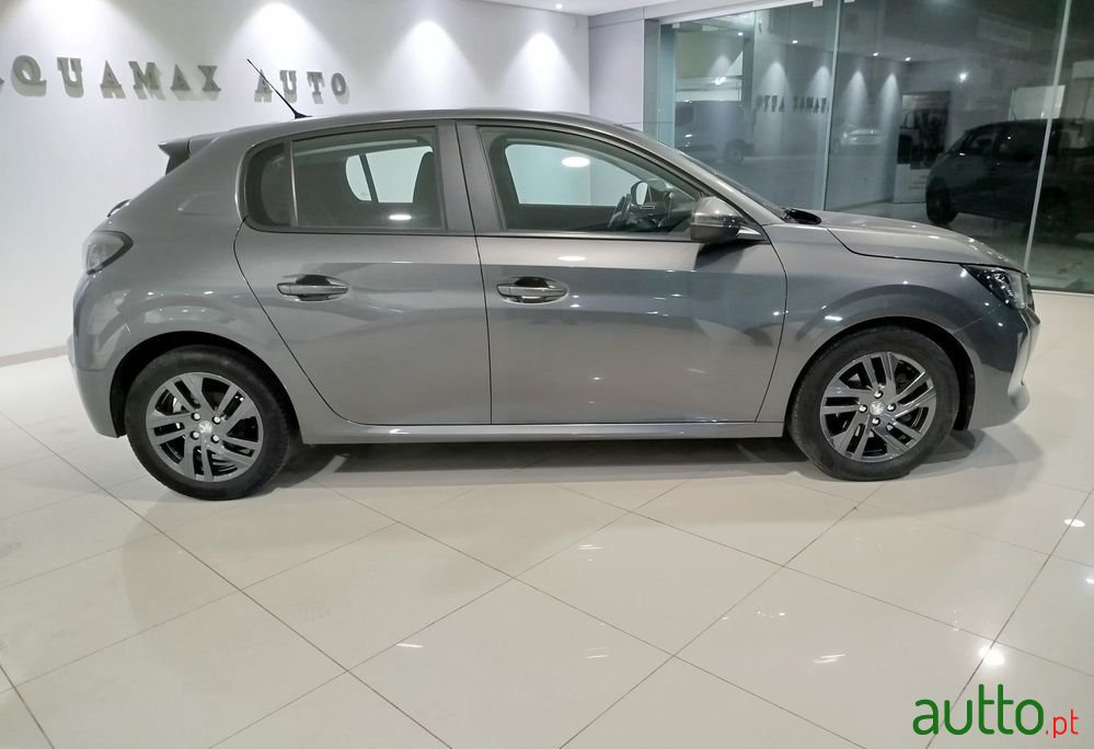 2021' Peugeot 208 photo #5