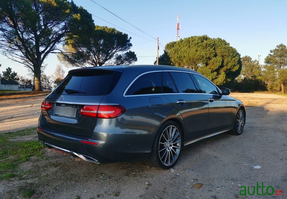 2017' Mercedes-Benz E 220 photo #2