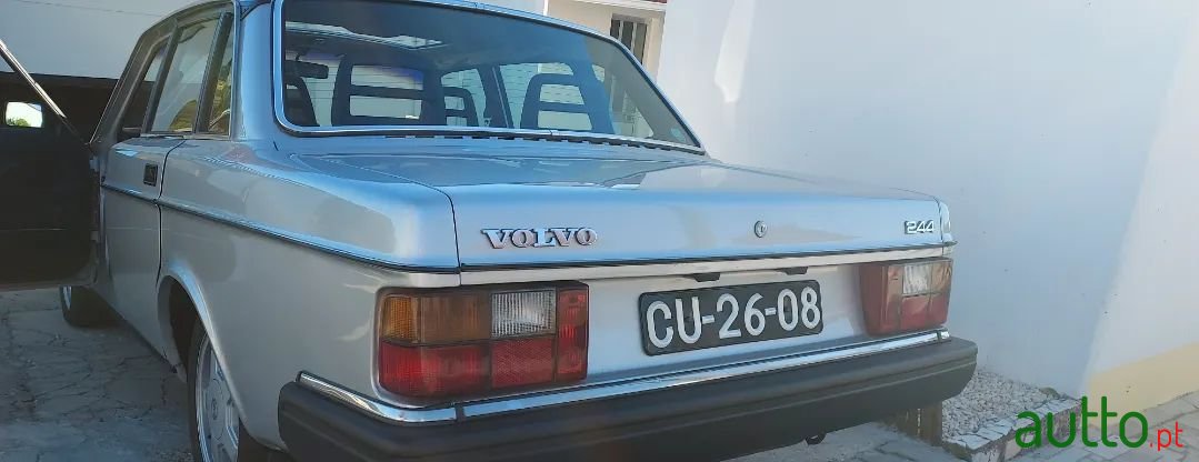 1982' Volvo 244 photo #5