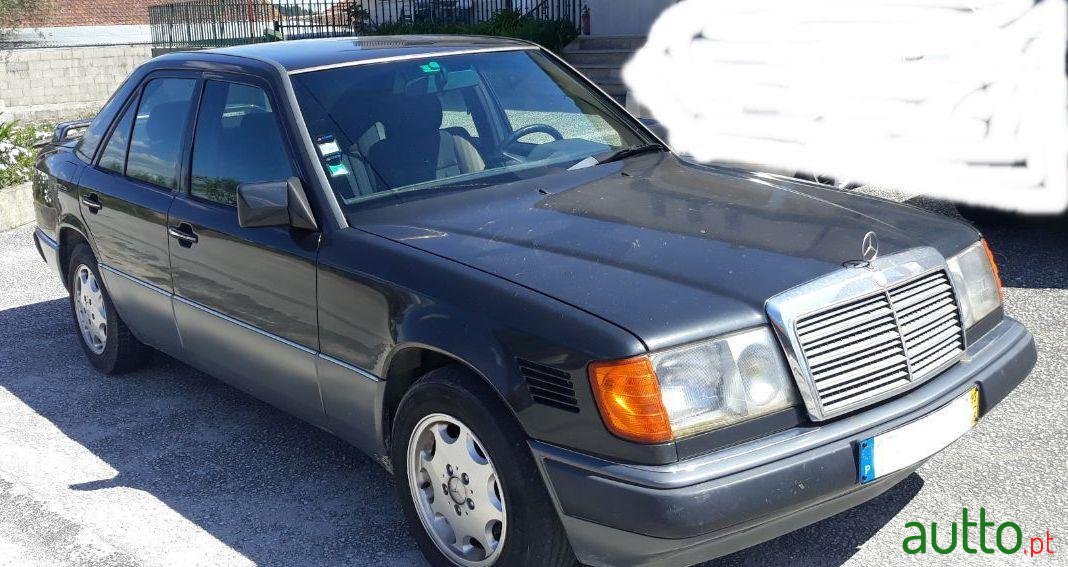 1993' Mercedes-Benz 250 D Turbo photo #1
