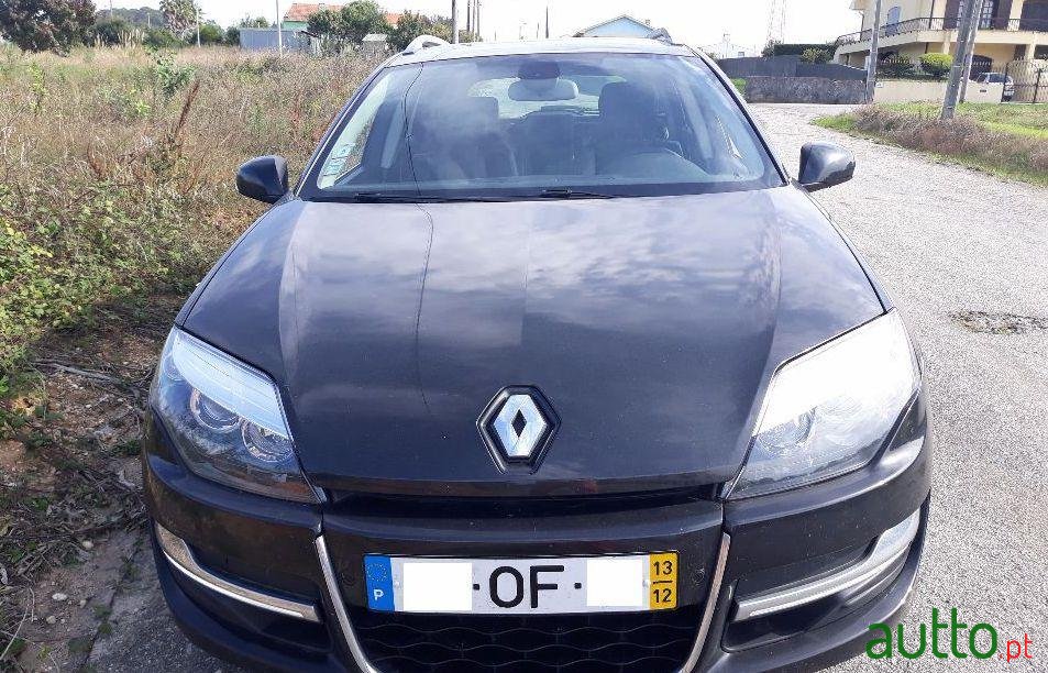 2013' Renault Laguna Break photo #3