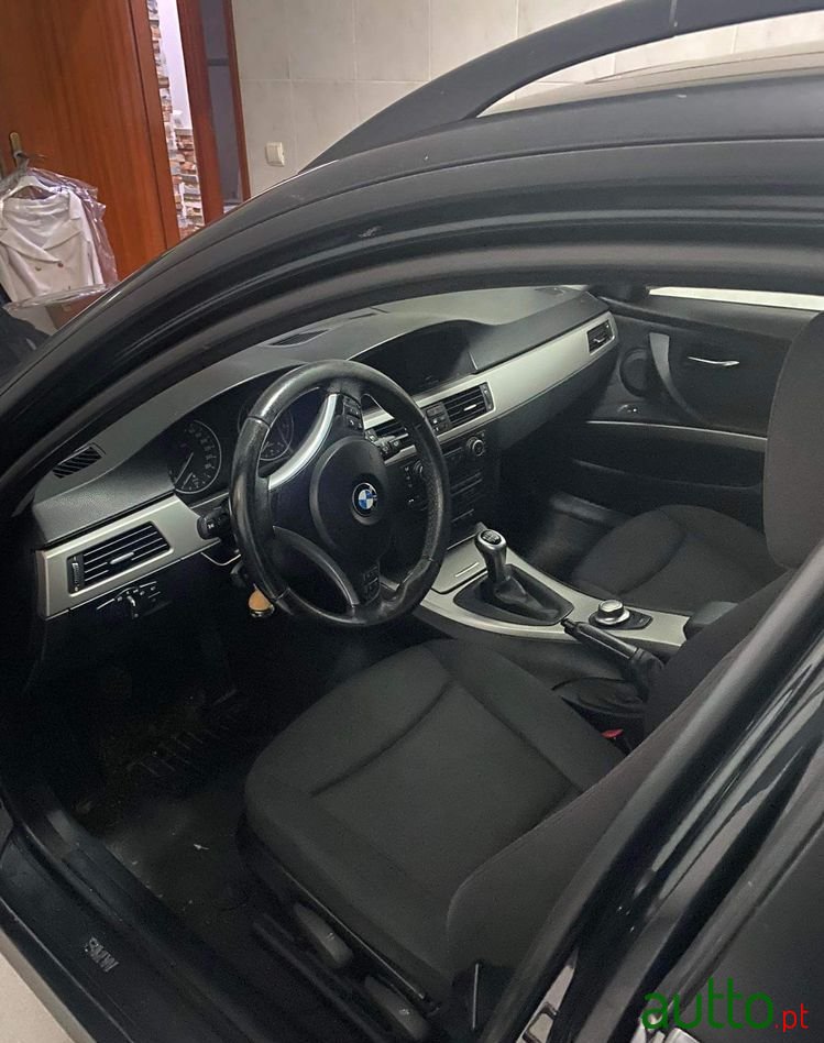 2006' BMW 320 D Touring photo #3