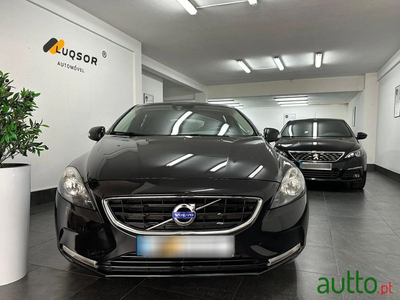 2015' Volvo V40 1.6 D2 Eco Kinetic photo #2