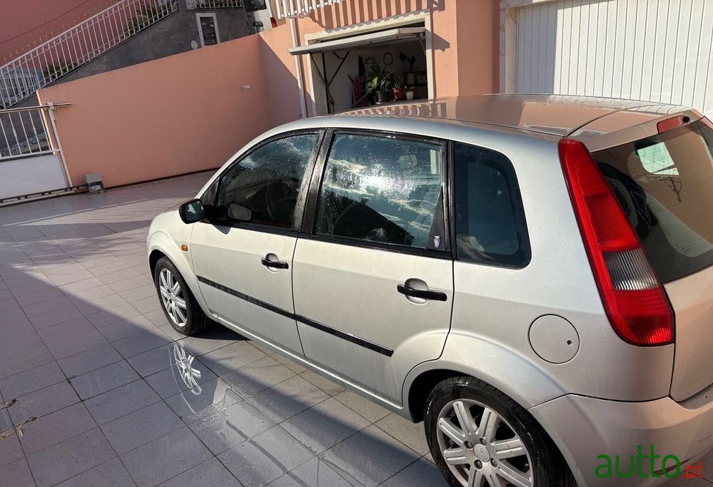 2005' Ford Fiesta photo #4