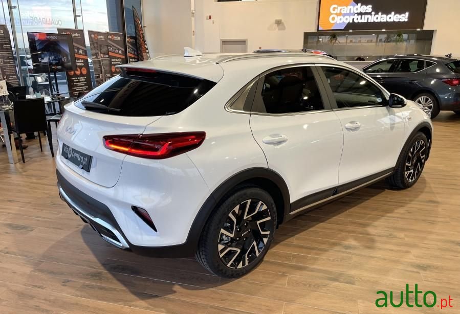 2022' Kia Xceed photo #4