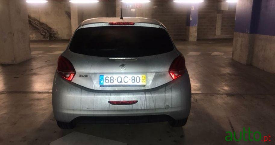 2015' Peugeot 208 1.4 Hdi photo #2