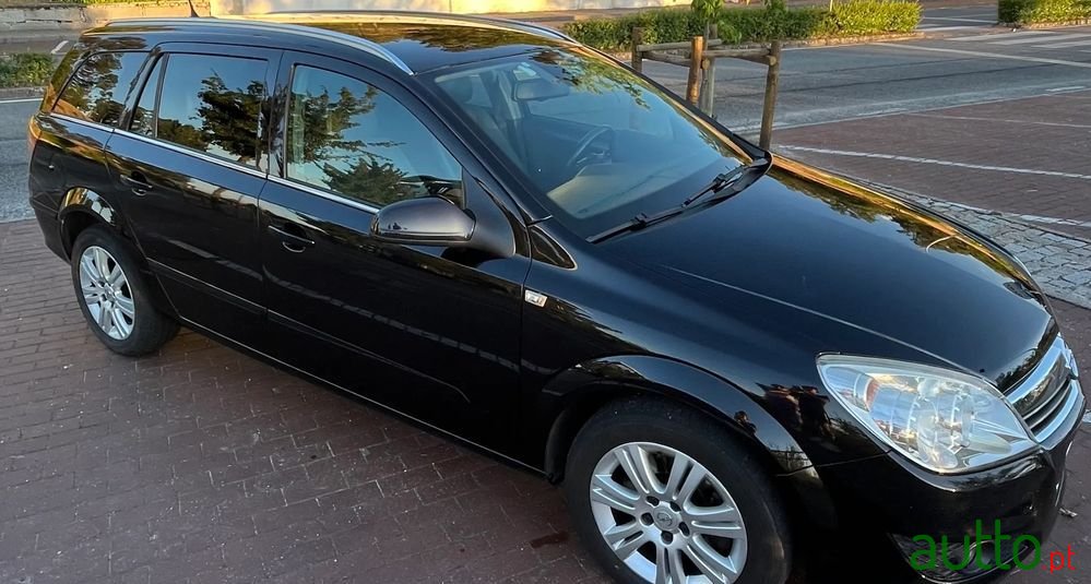 2008' Opel Astra 1.7 Cdti Cosmo photo #2