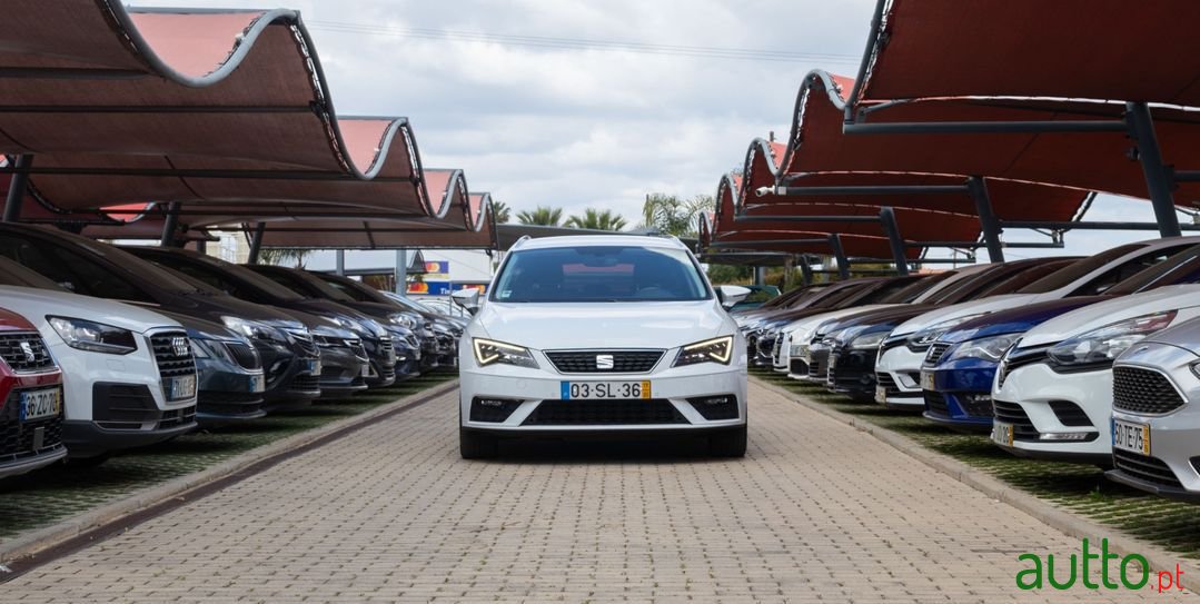 2017' SEAT Leon St photo #2