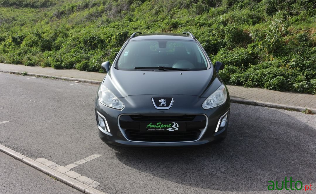 2012' Peugeot 308 Sw photo #3