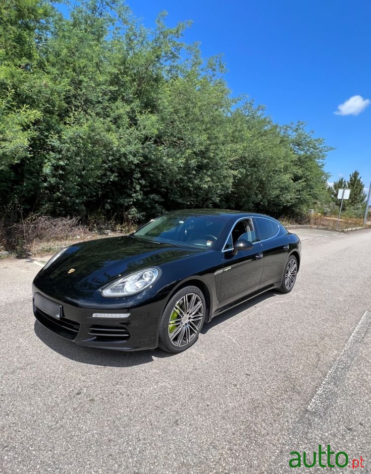 2016' Porsche Panamera S E-Hybrid photo #1
