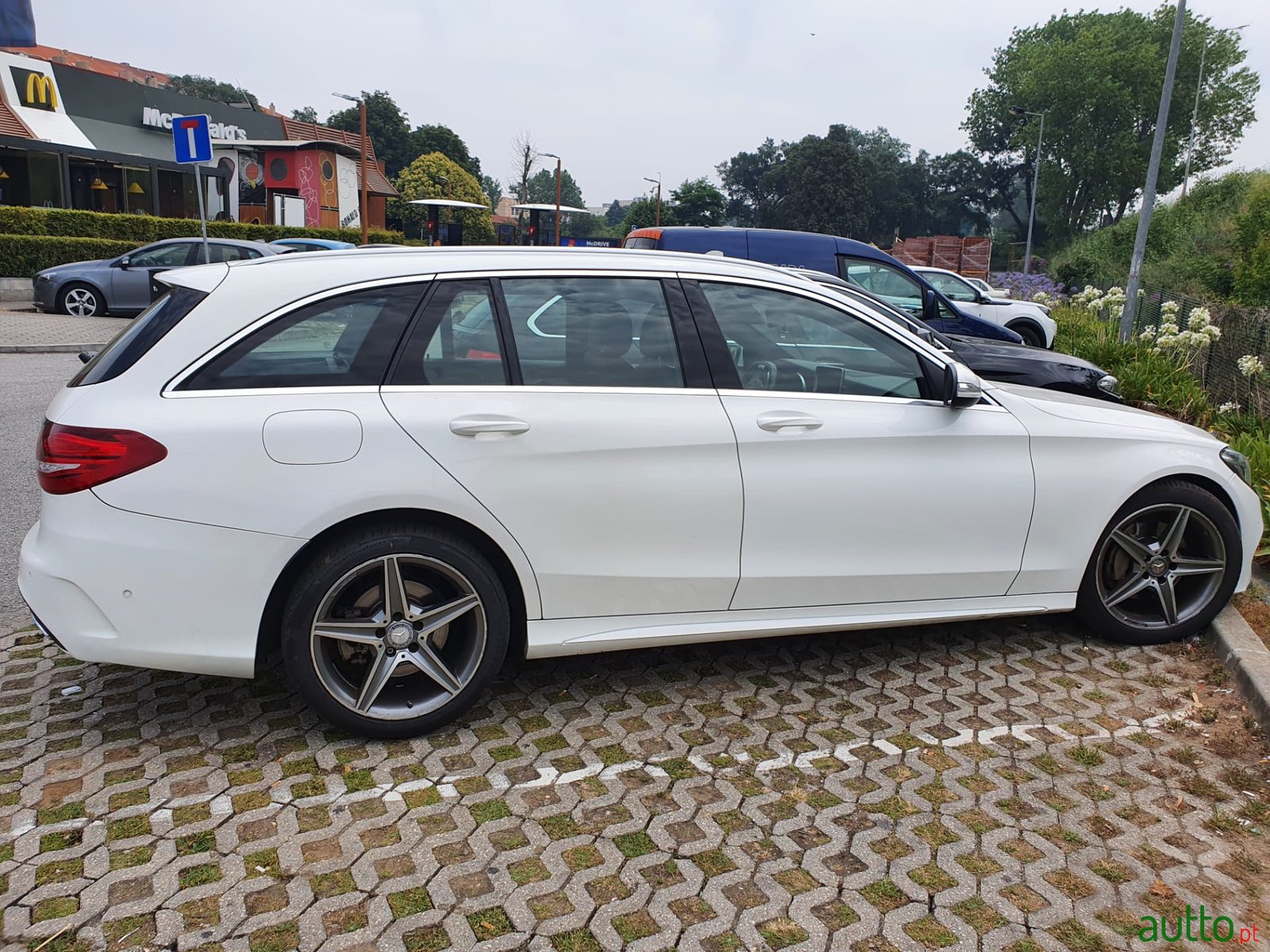 2015' Mercedes-Benz 220 AMG photo #4