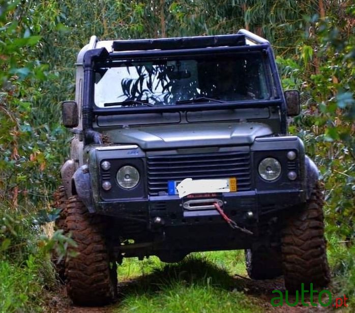 2002' Land Rover Defender photo #4
