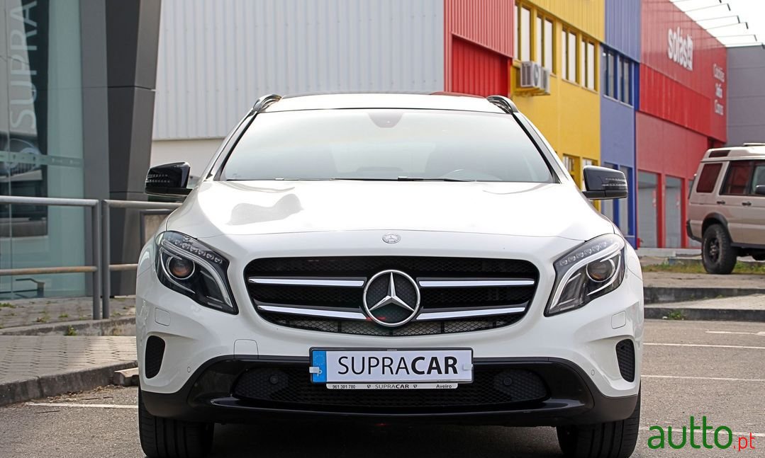 2016' Mercedes-Benz Gla-180 photo #2