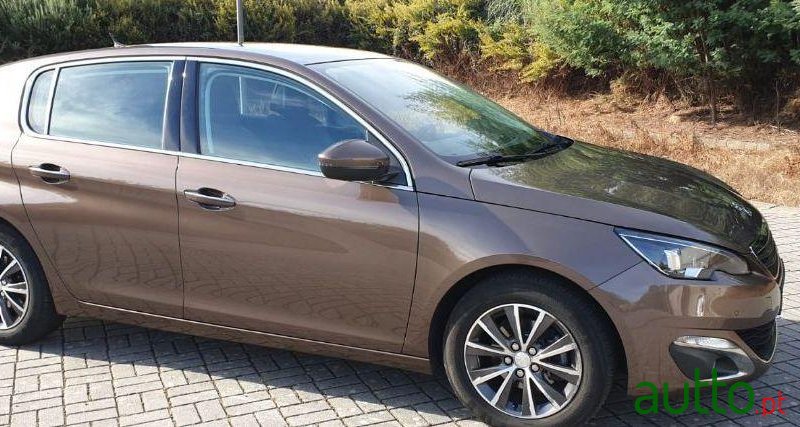 2014' Peugeot 308 photo #2