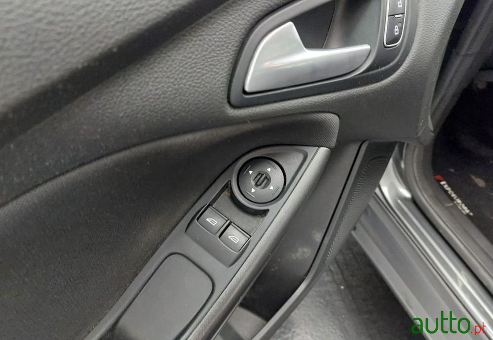 2017' Ford Focus Sw photo #5