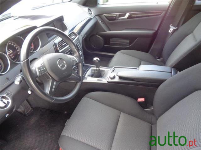 2014' Mercedes-Benz C-Class photo #5