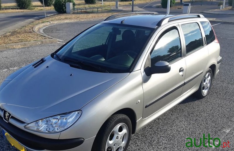 2006' Peugeot 206 Sw photo #1