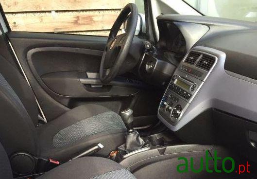 2010' Fiat Grande Punto photo #3