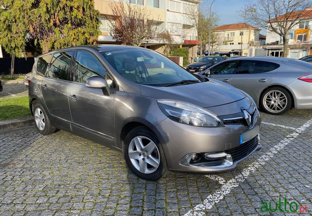 2016' Renault Grand Scenic photo #3