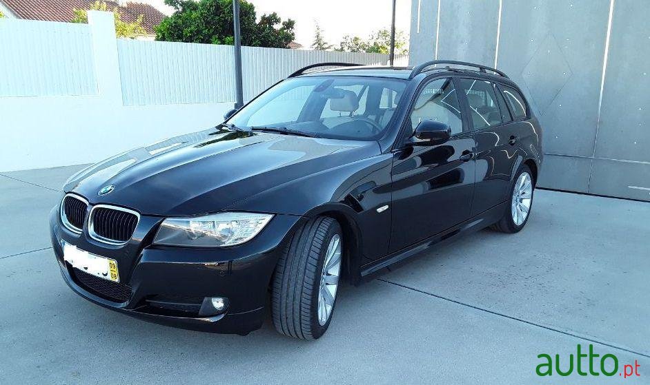 2009' BMW 320 D Navigation Sport photo #1