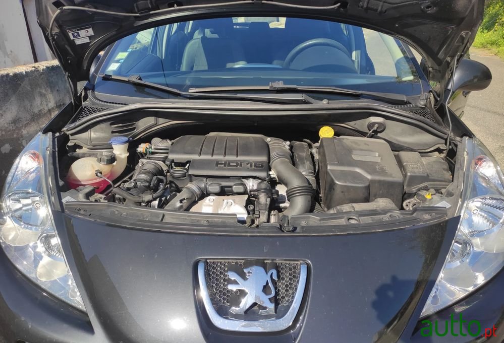 2010' Peugeot 207 photo #6